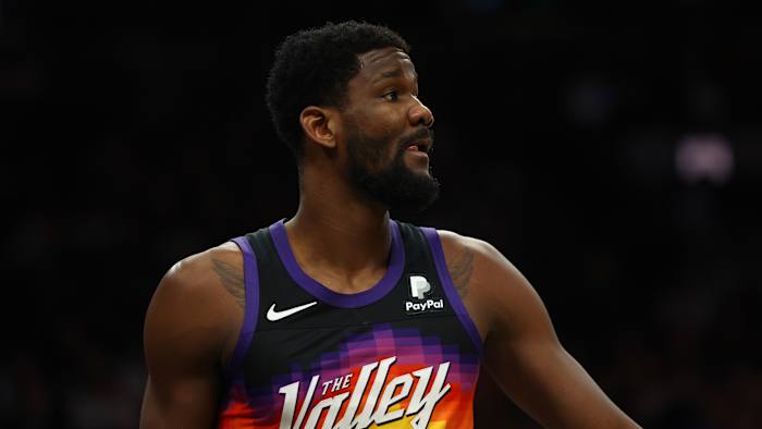 Center Deandre Ayton with the Phoenix Suns